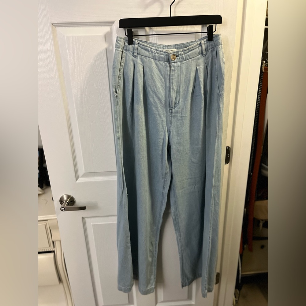 Billabong high-waisted, wide leg chambray pants.